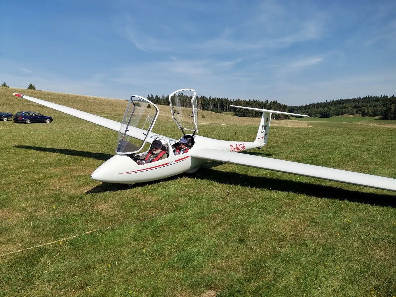Segelflugzeuge auf dem Übungsgelände des Segelfluglehrer-Lehrgangs